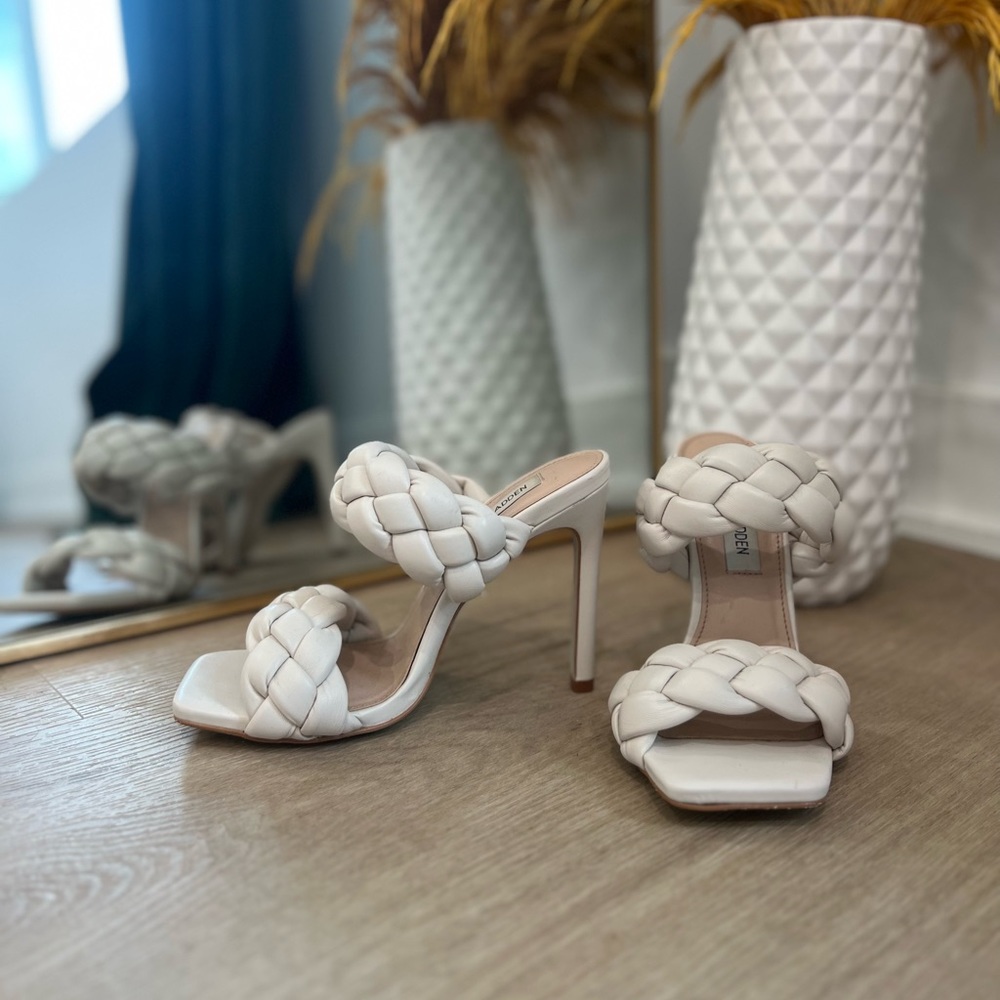 REVOLVE || STEVE MADDEN Kenley Heel - White